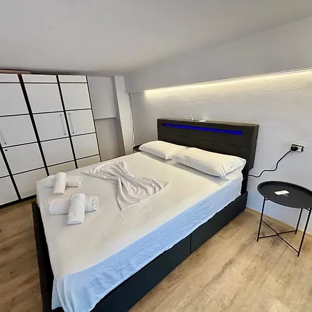 Loft * Tirana
