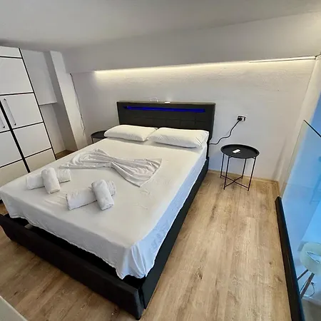 Loft * Tirana